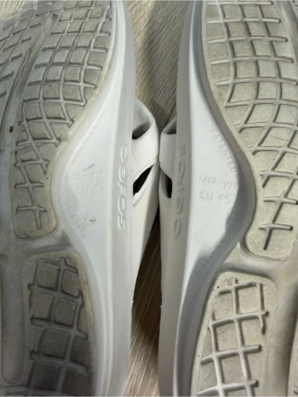 OOFOS OOriginal White Recovery Thong Sandals Cushion Comfort Mens 12 EU 45